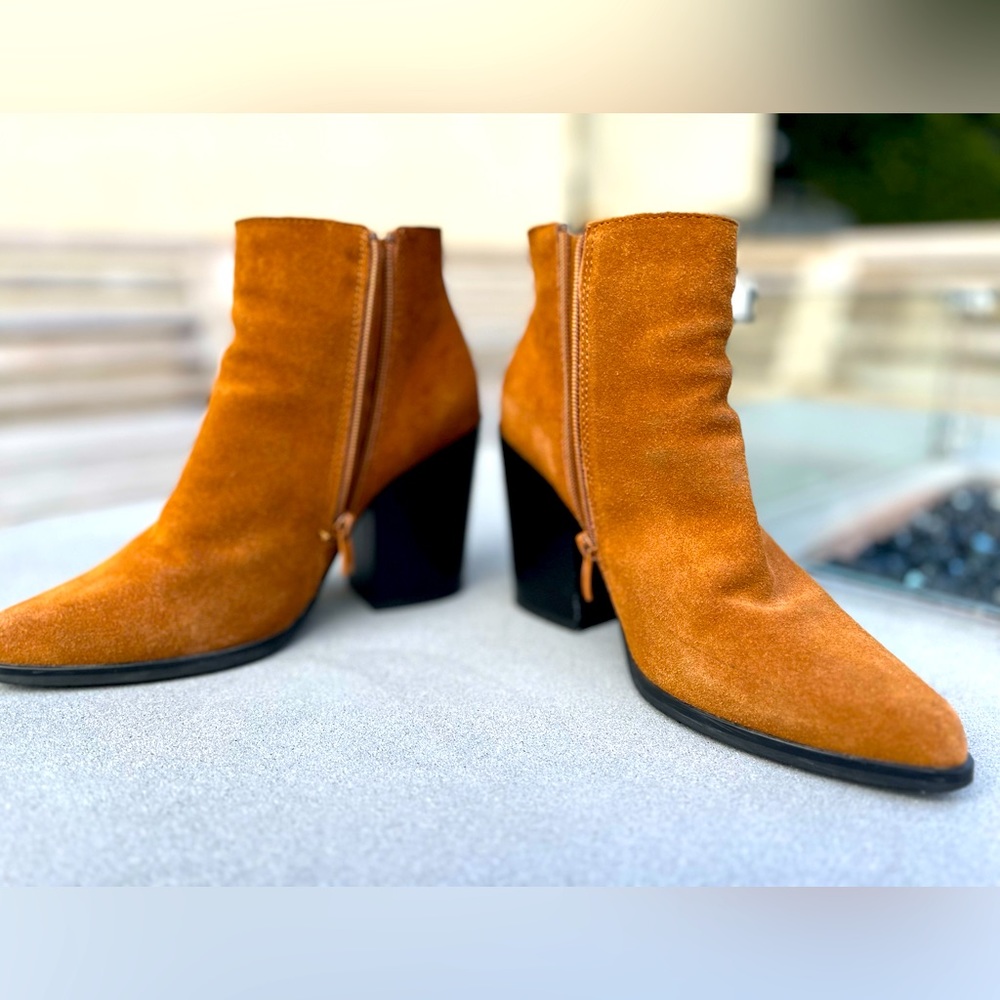 Suede like heel boots